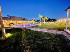 Villa Nunzia con piscina, sauna e idromassaggio., Floridia